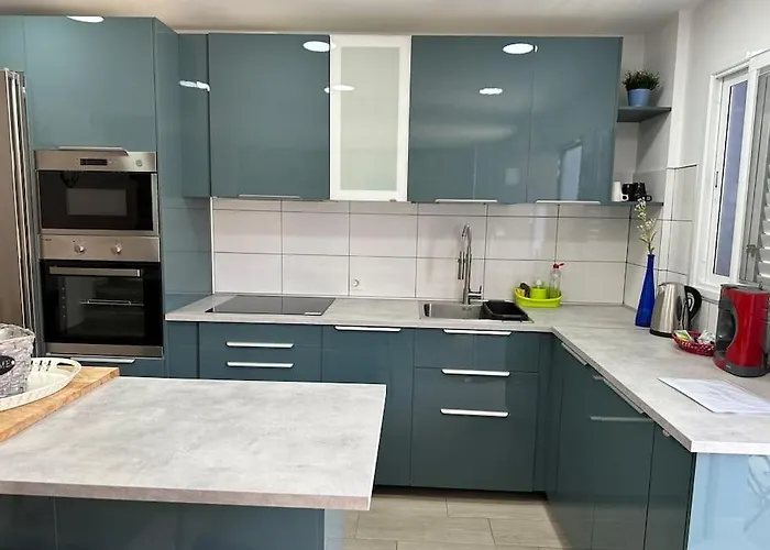 A Un Paso De La Playa Candelaria