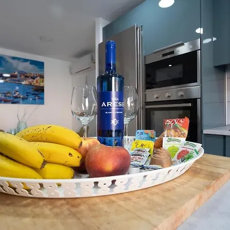 A Un Paso De La Playa *