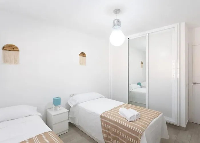 A Un Paso De La Playa