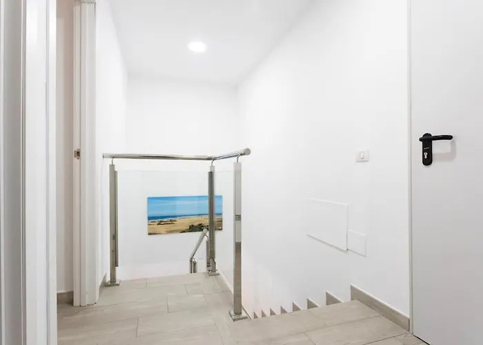 A Un Paso De La Playa